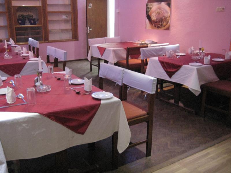 restaurant cafeteria