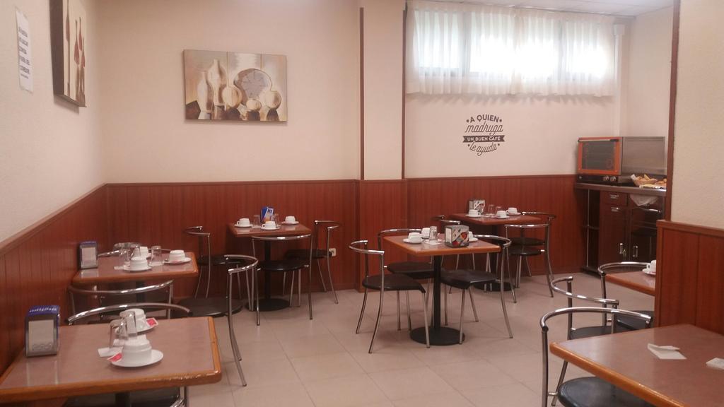 restaurant cafeteria
