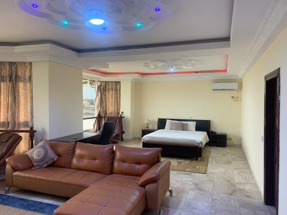 lounge