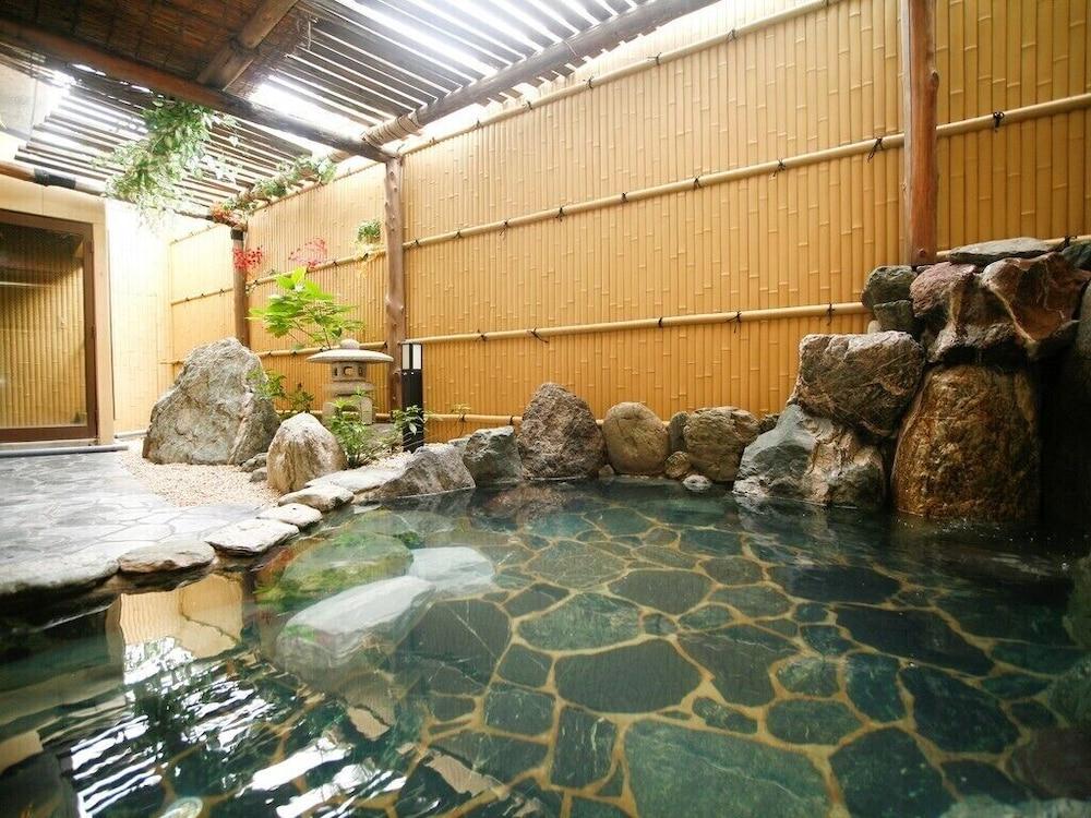 swimming pool spa