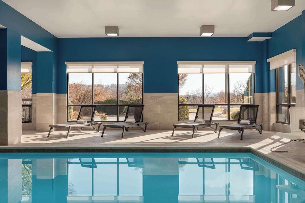 swimming pool spa