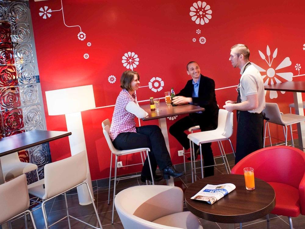 restaurant-cafeteria
