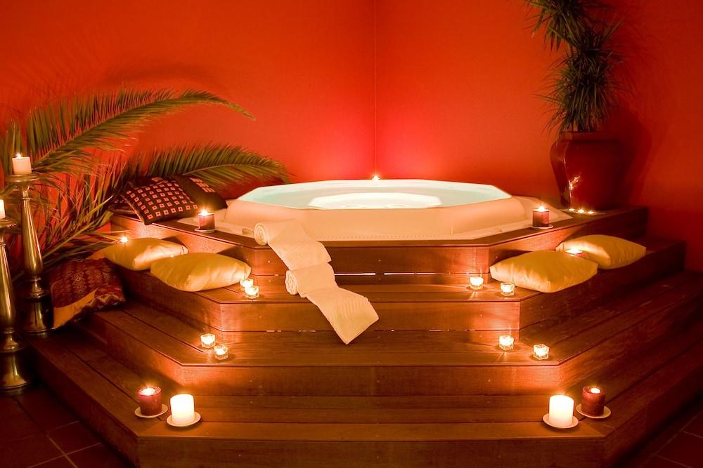 swimming pool spa