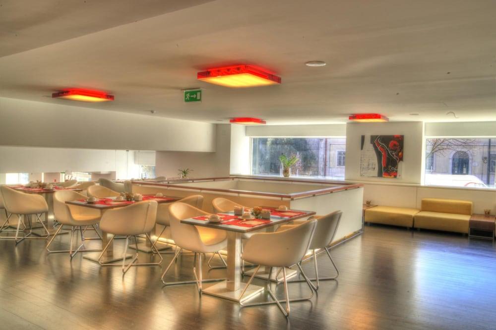 restaurant-cafeteria