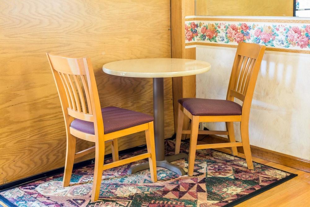 restaurant-cafeteria