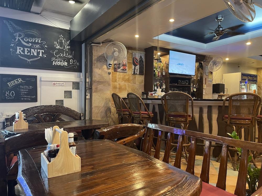 restaurant cafeteria