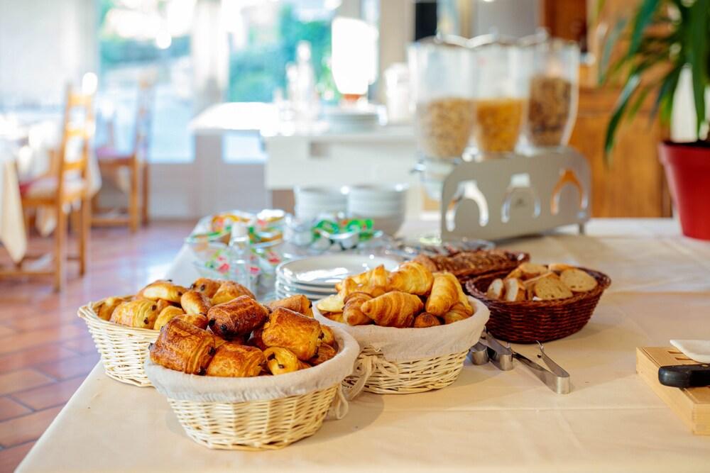 restaurant-cafeteria