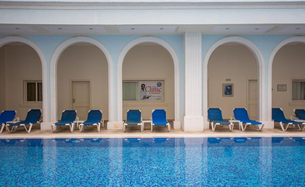 swimming pool spa