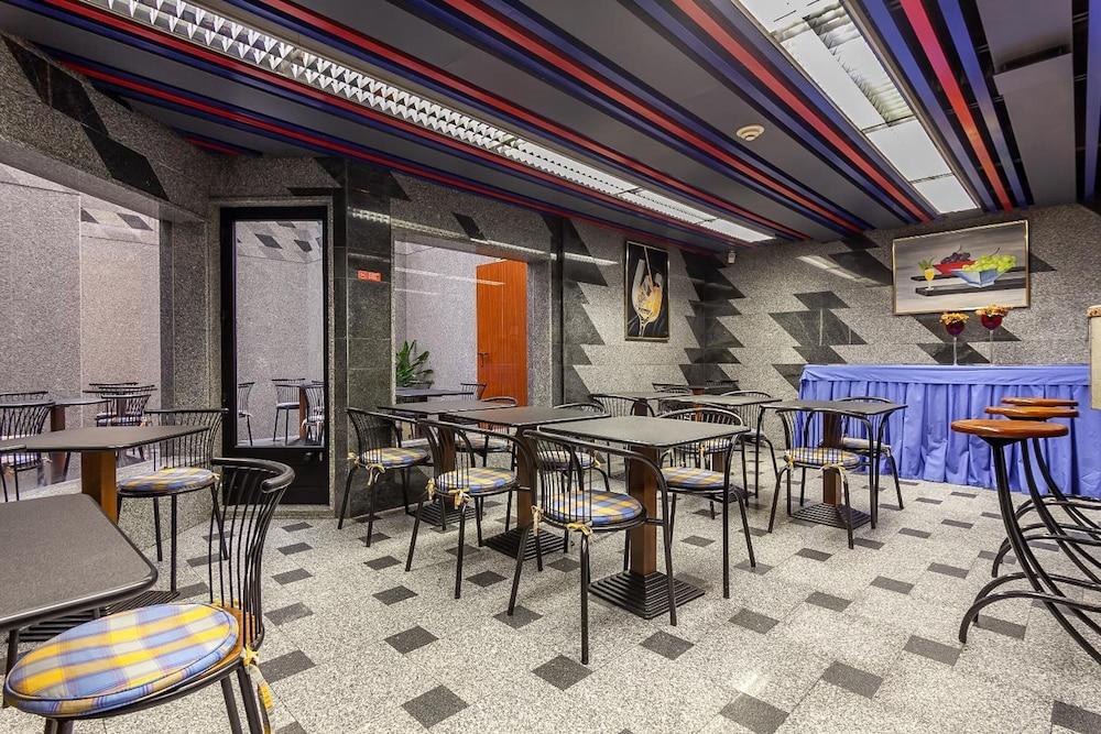 restaurant-cafeteria