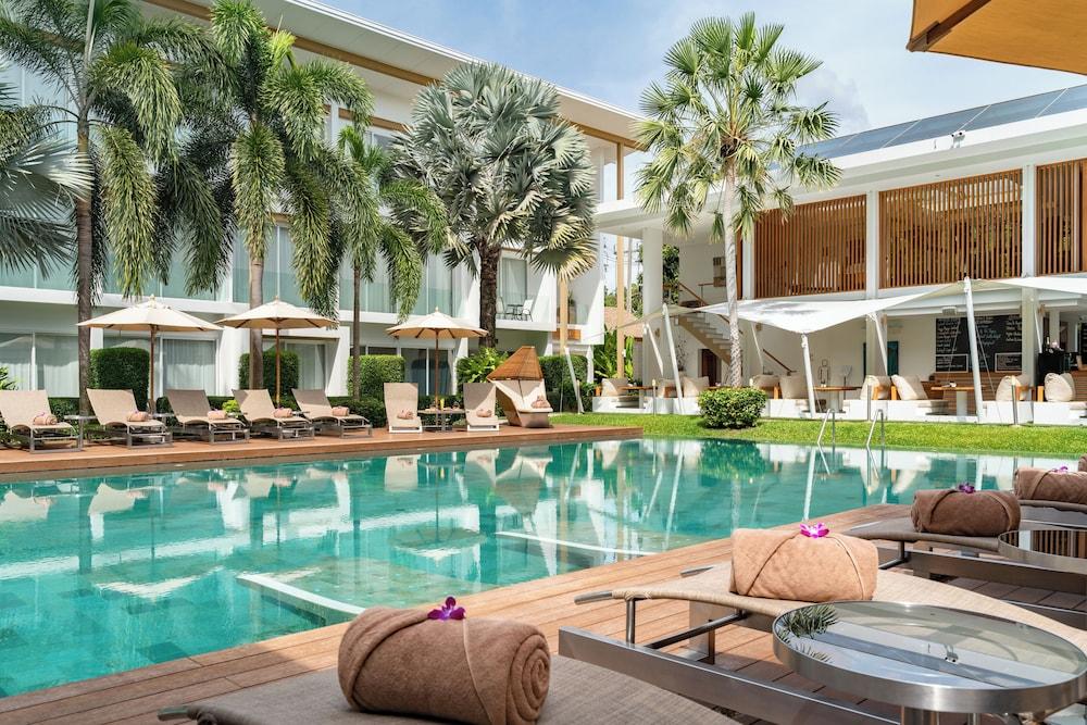swimming pool spa