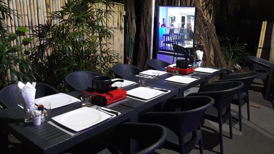 restaurant cafeteria