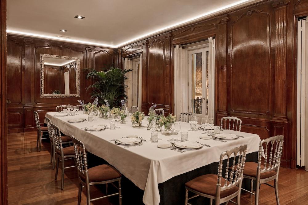 restaurant cafeteria