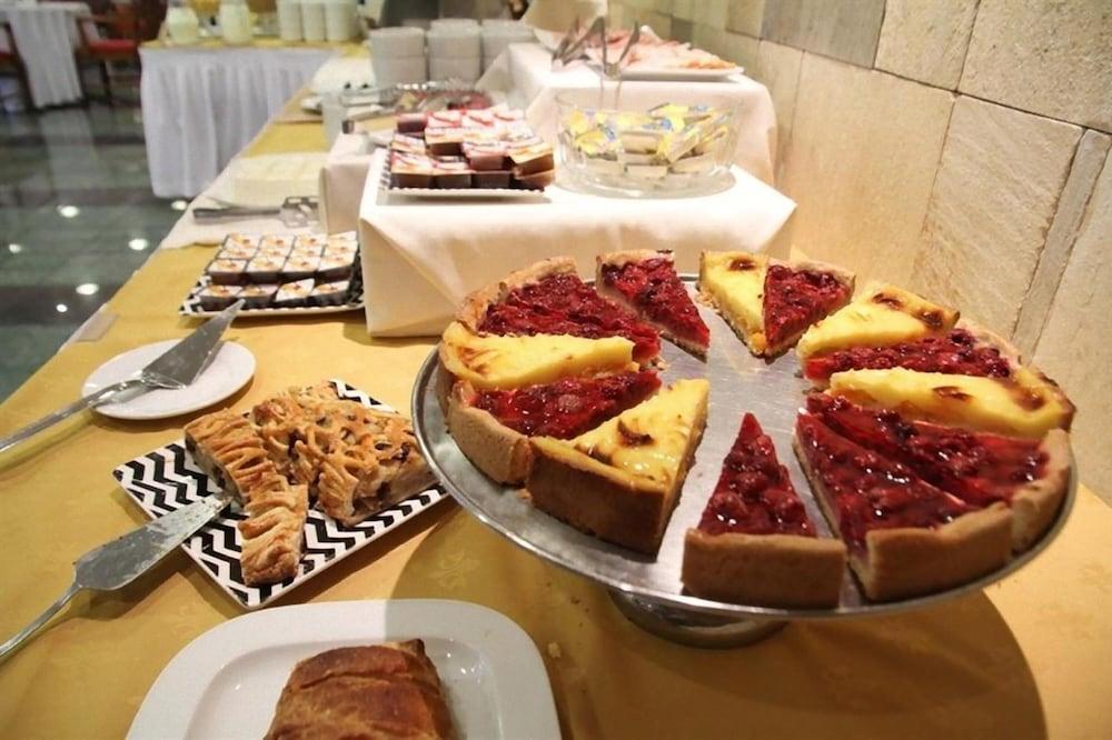 restaurant-cafeteria