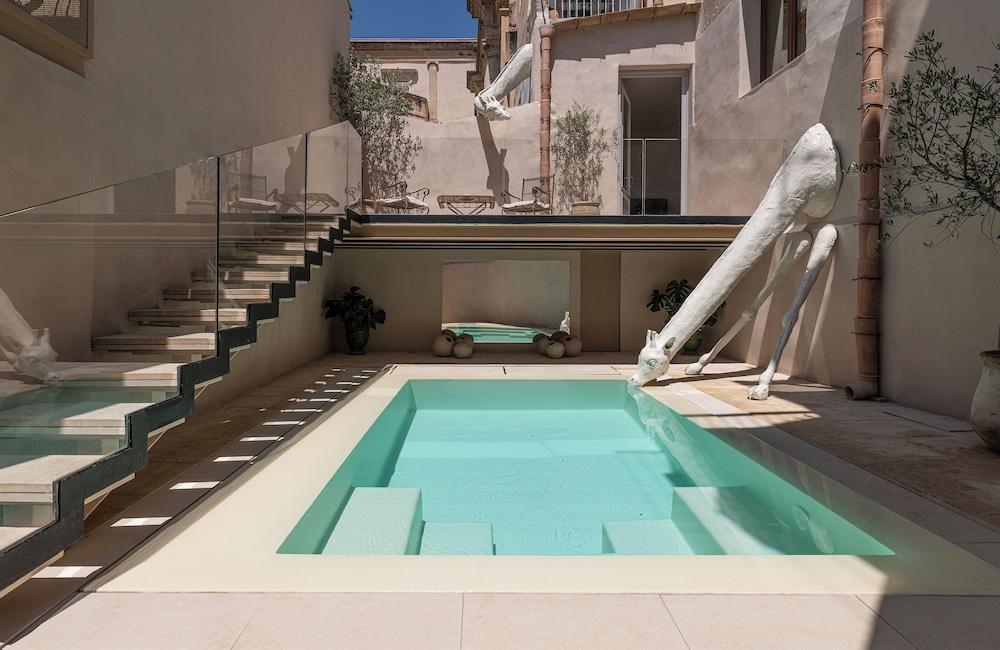 swimming pool spa