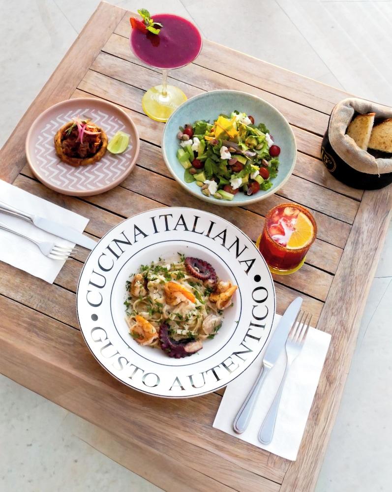 restaurant cafeteria