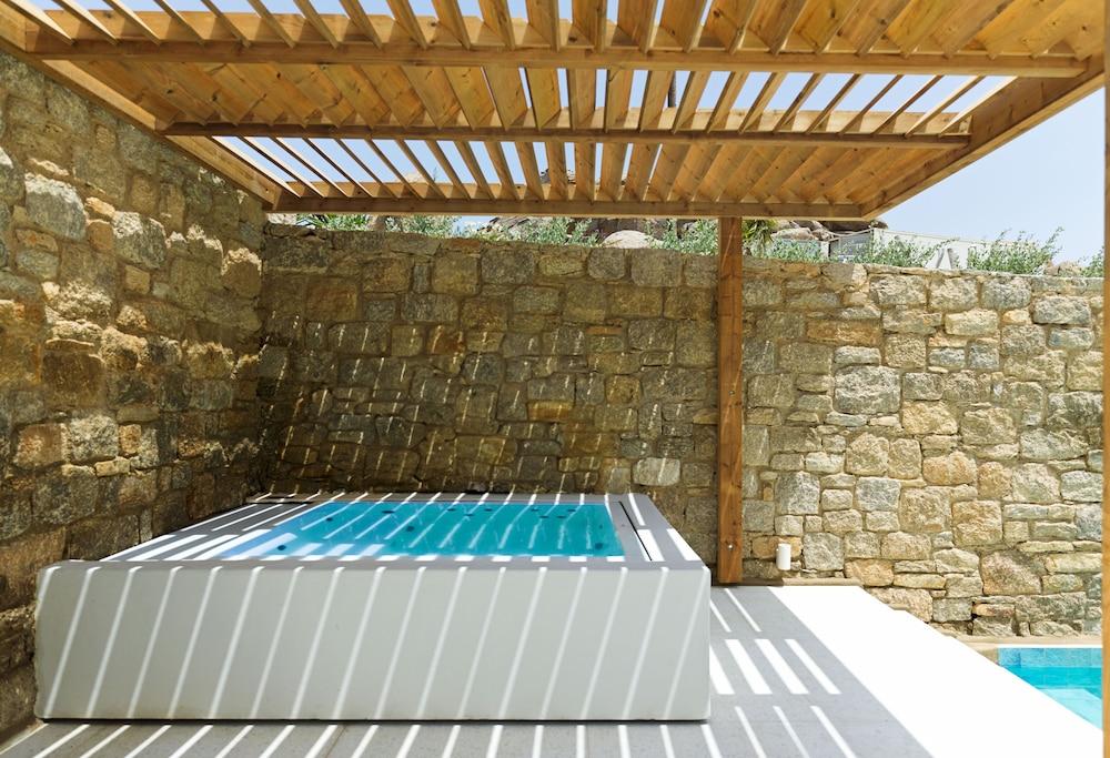swimming pool spa