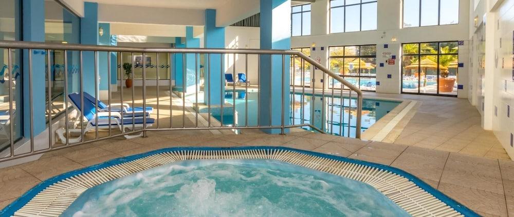 swimming pool spa