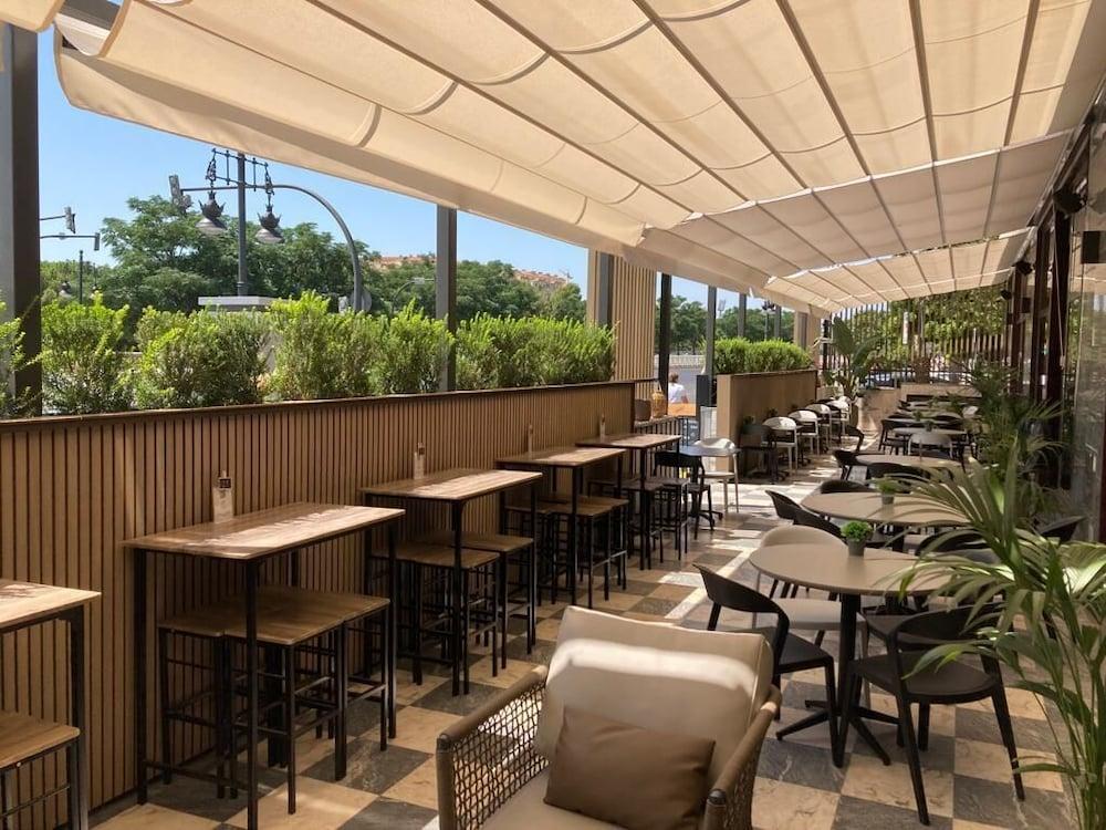 restaurant-cafeteria