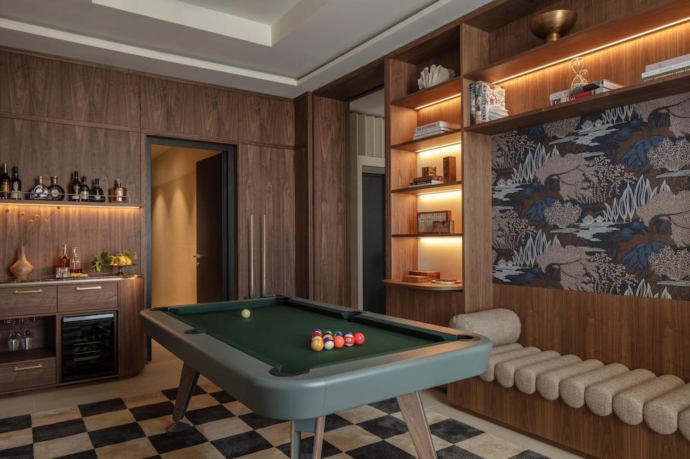 swimming pool spa