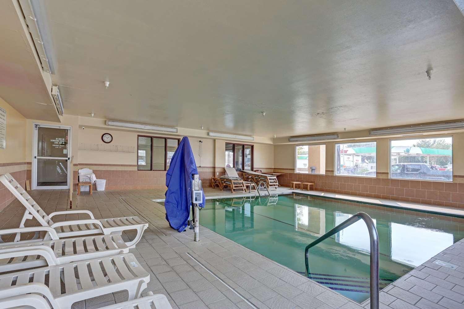 swimming pool spa