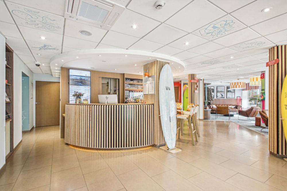 lobby