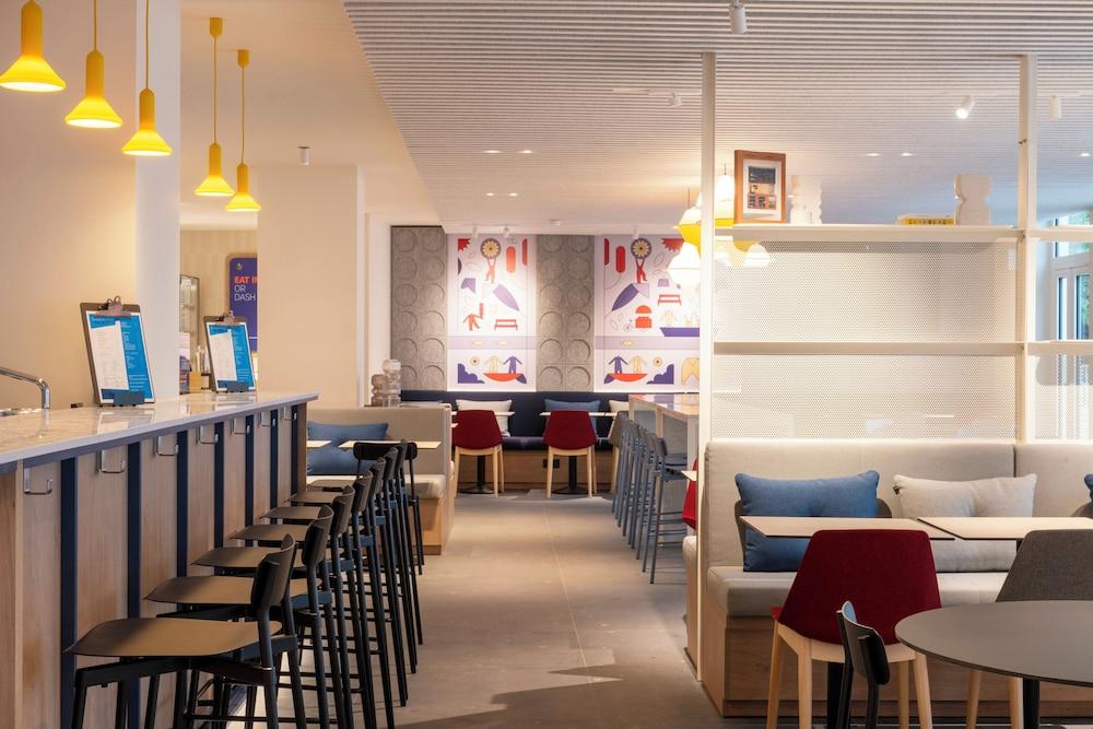 restaurant cafeteria