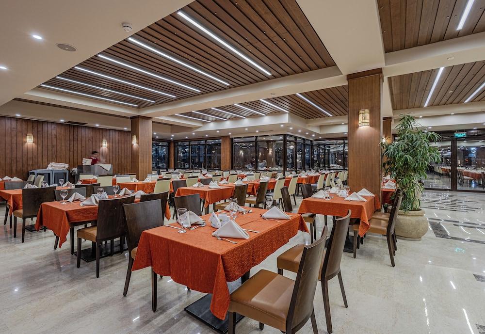 restaurant cafeteria