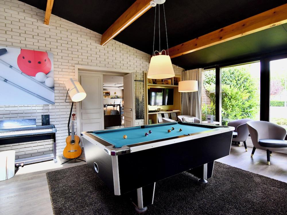 swimming pool spa