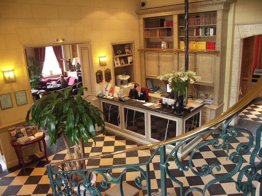 lobby
