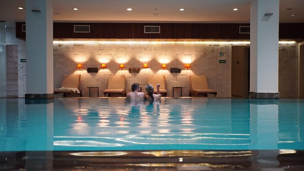 swimming pool spa