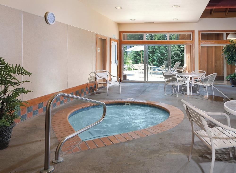 swimming pool spa