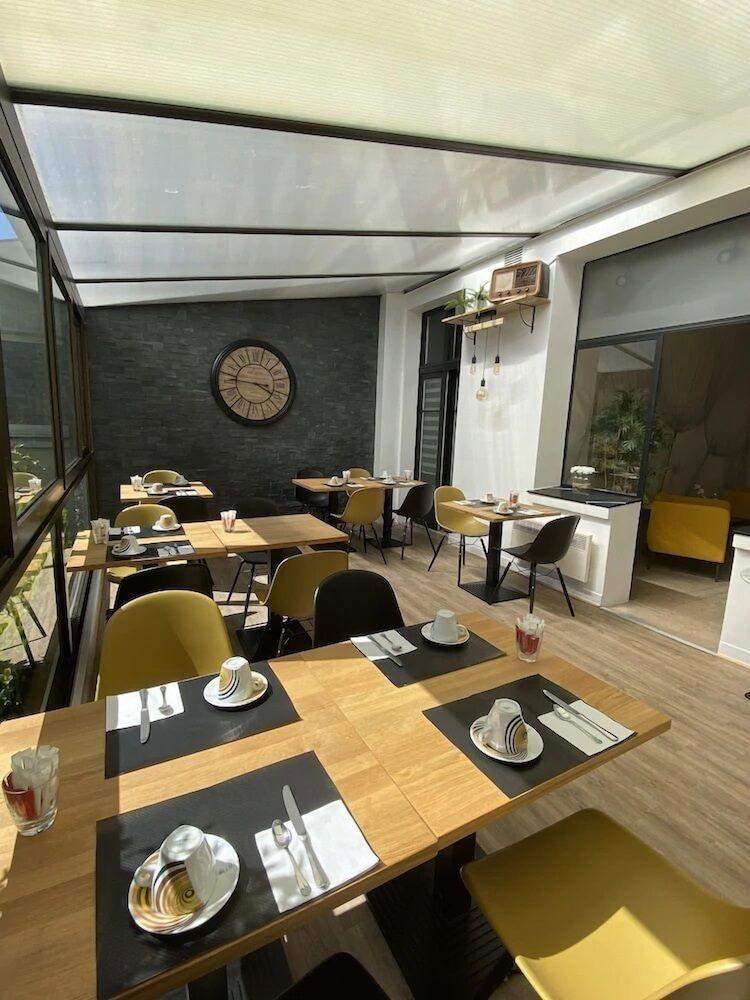 restaurant-cafeteria
