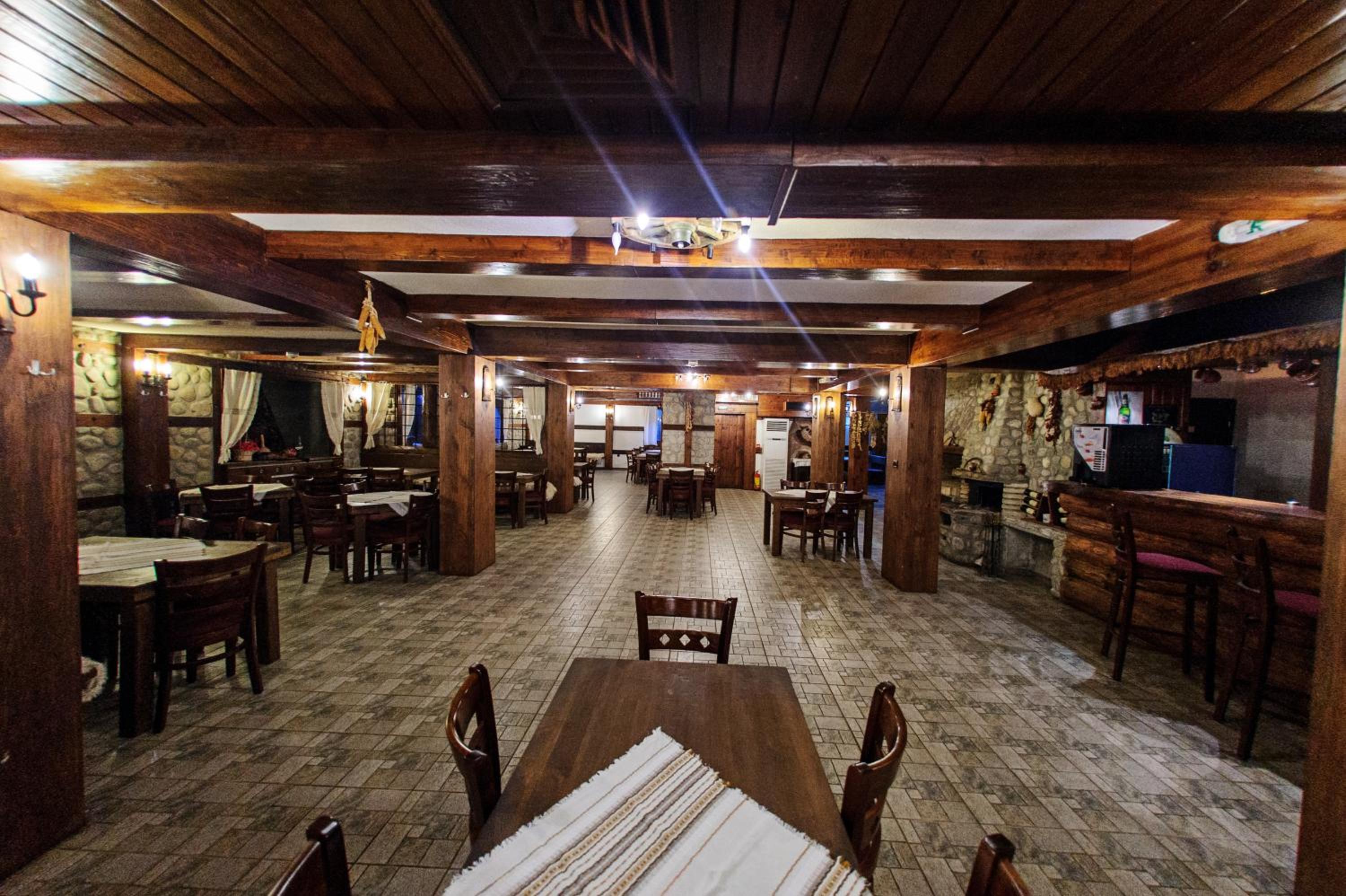 restaurant cafeteria