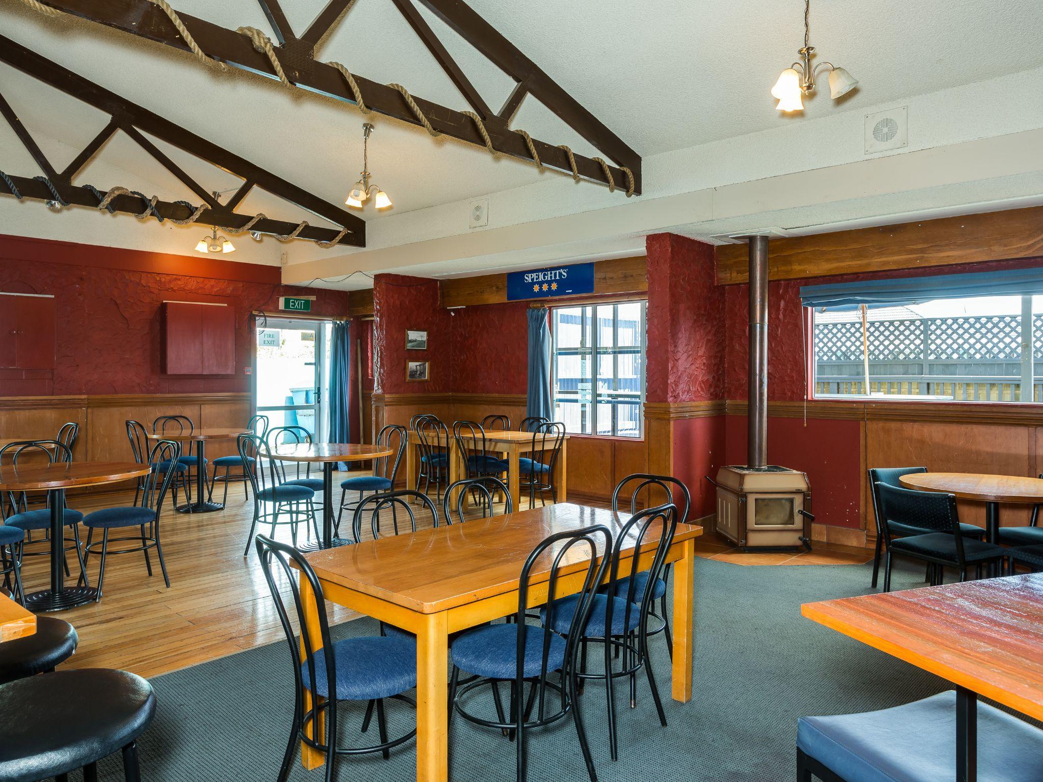 restaurant cafeteria