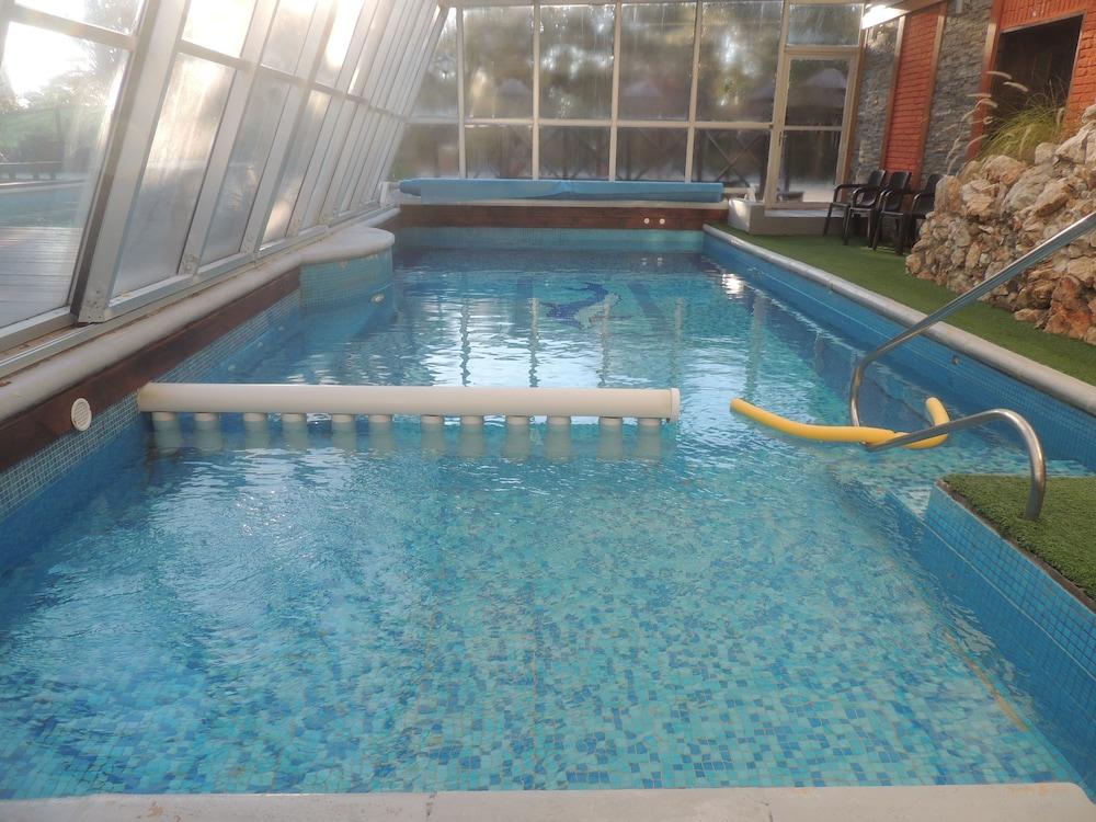 swimming pool spa