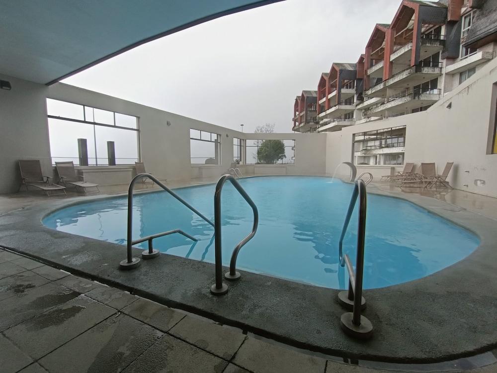 swimming pool spa