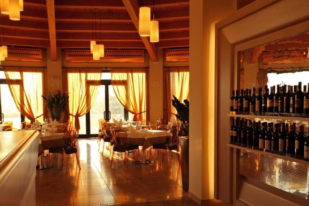 restaurant-cafeteria