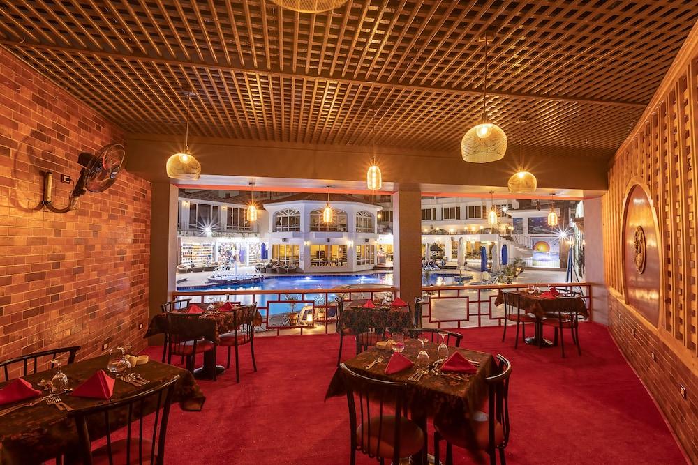 restaurant cafeteria