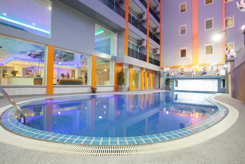 swimming pool spa