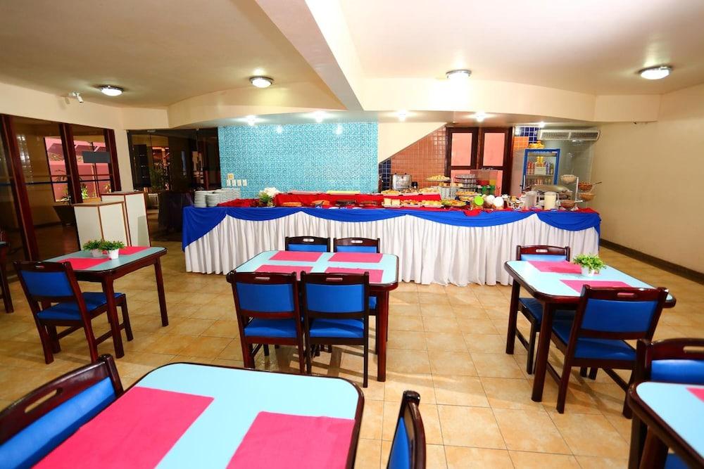 restaurant cafeteria