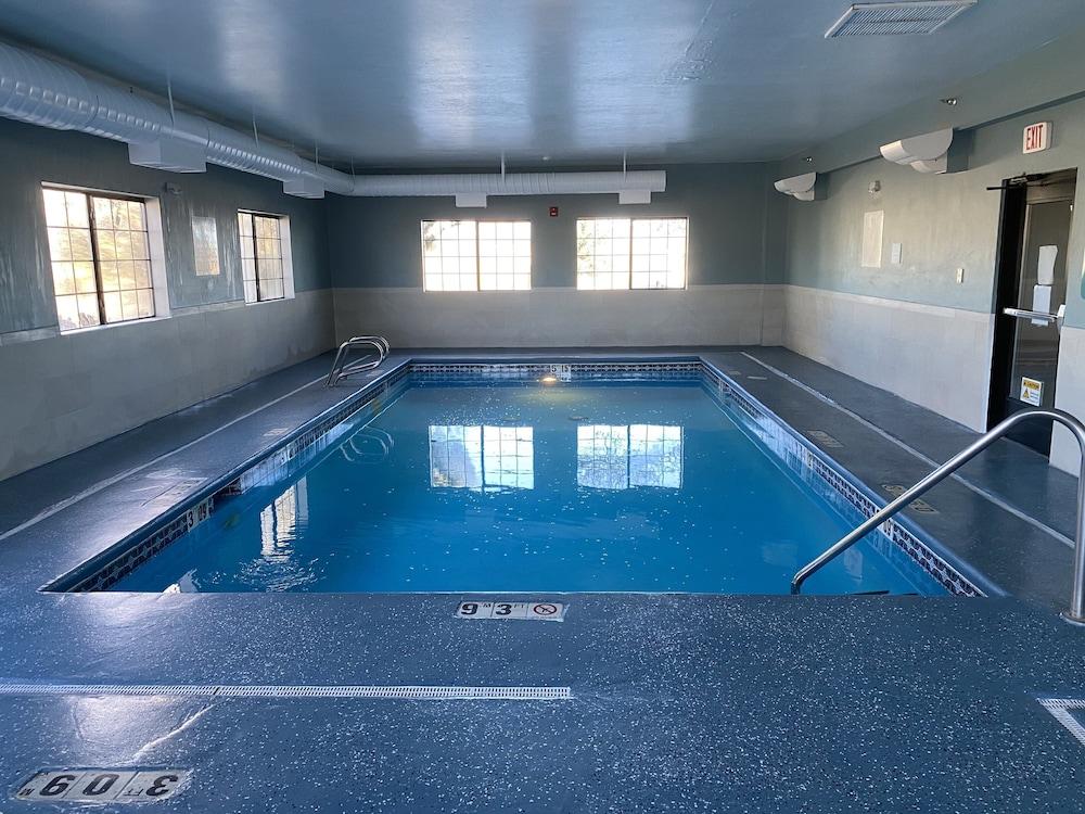 swimming pool spa