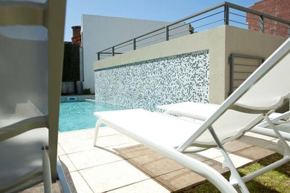 swimming pool spa