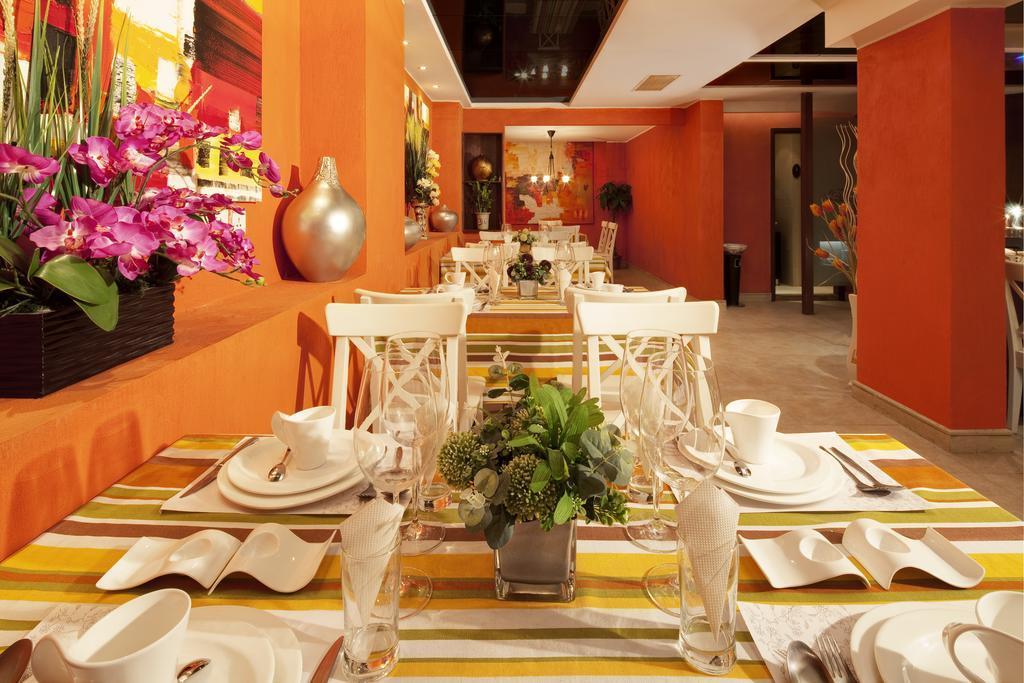 restaurant cafeteria