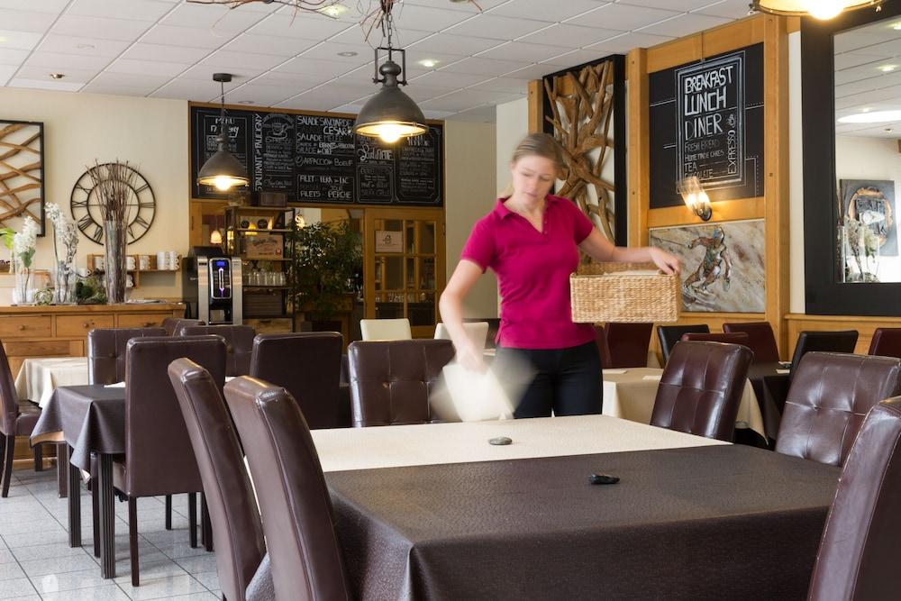 restaurant cafeteria