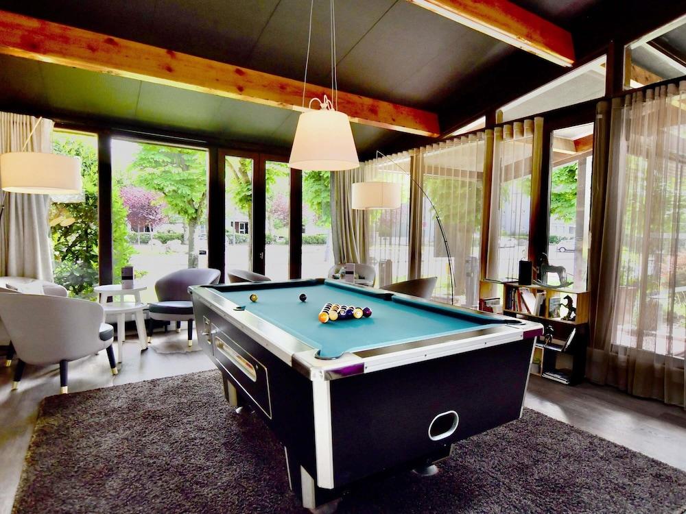 swimming pool spa