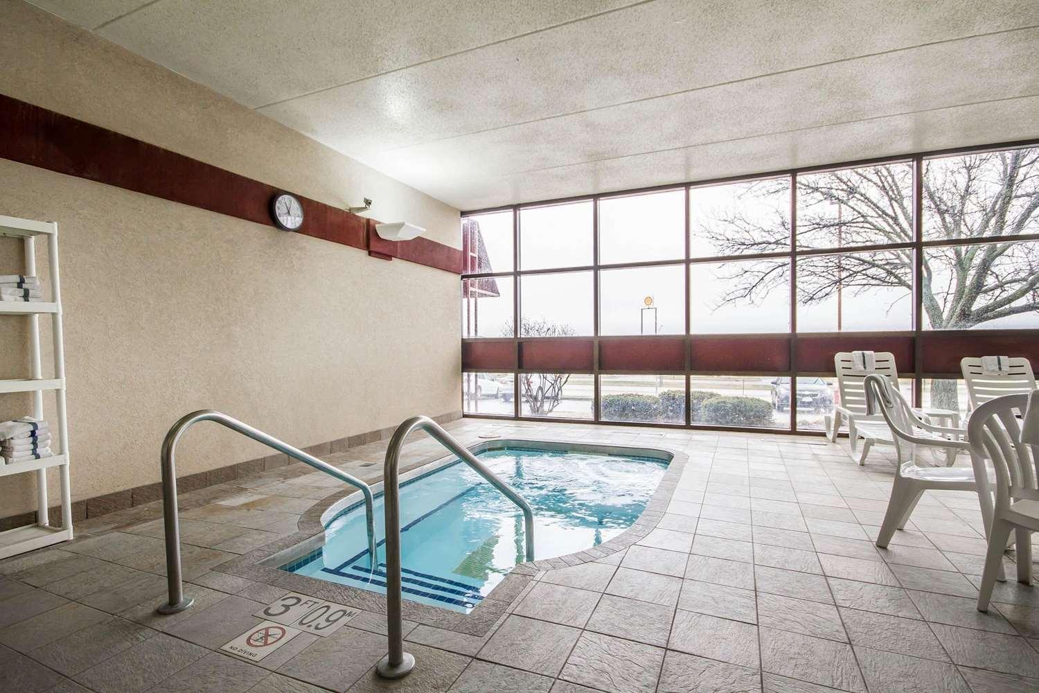 swimming pool spa