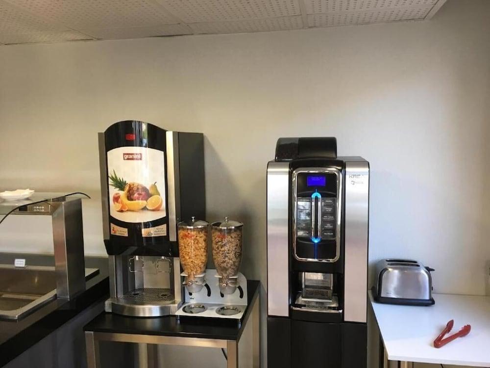 restaurant-cafeteria