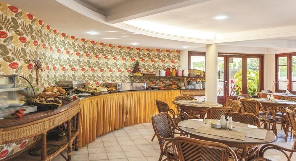 restaurant-cafeteria