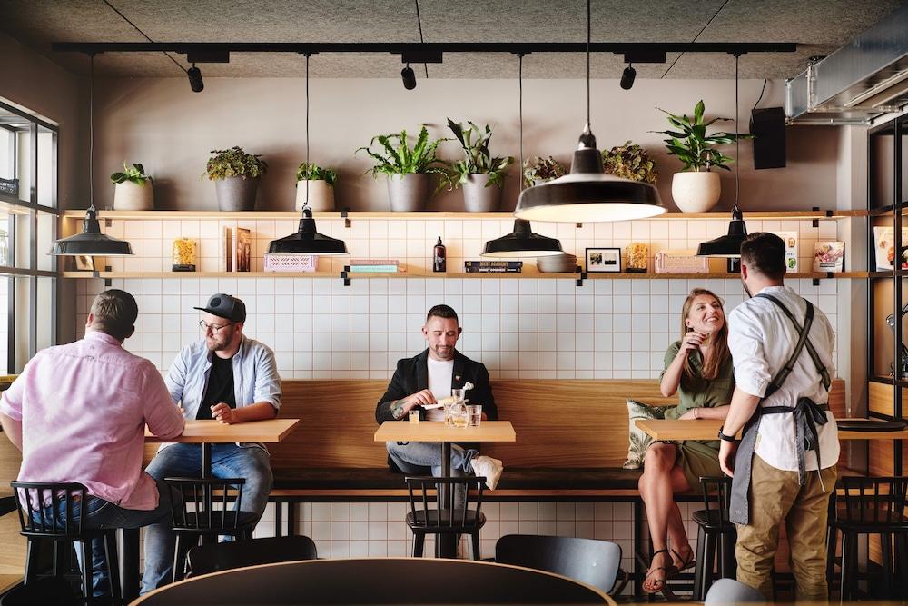 restaurant cafeteria