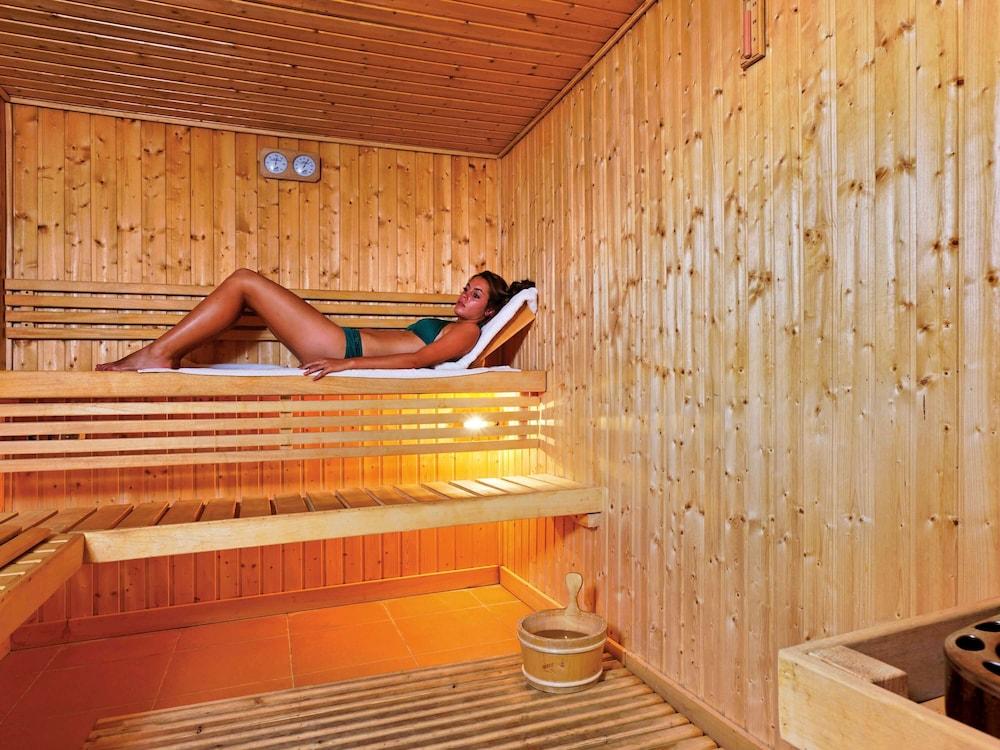 swimming pool spa